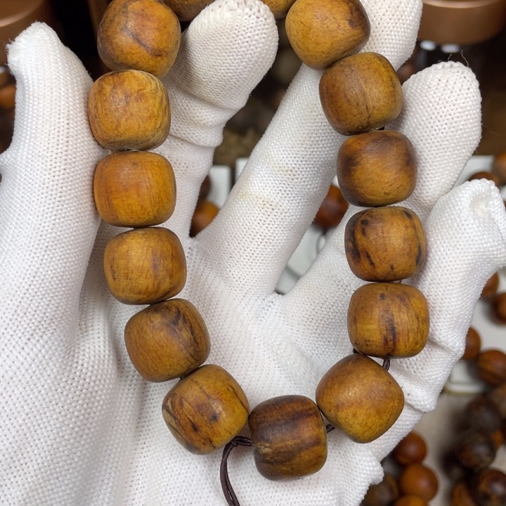 贡木手串/手链地**特手串