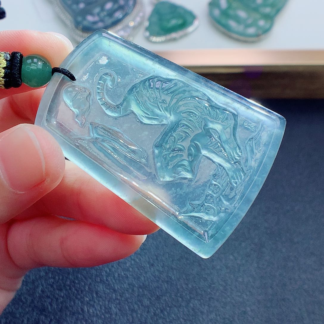 翡翠颈饰未镶嵌翡翠