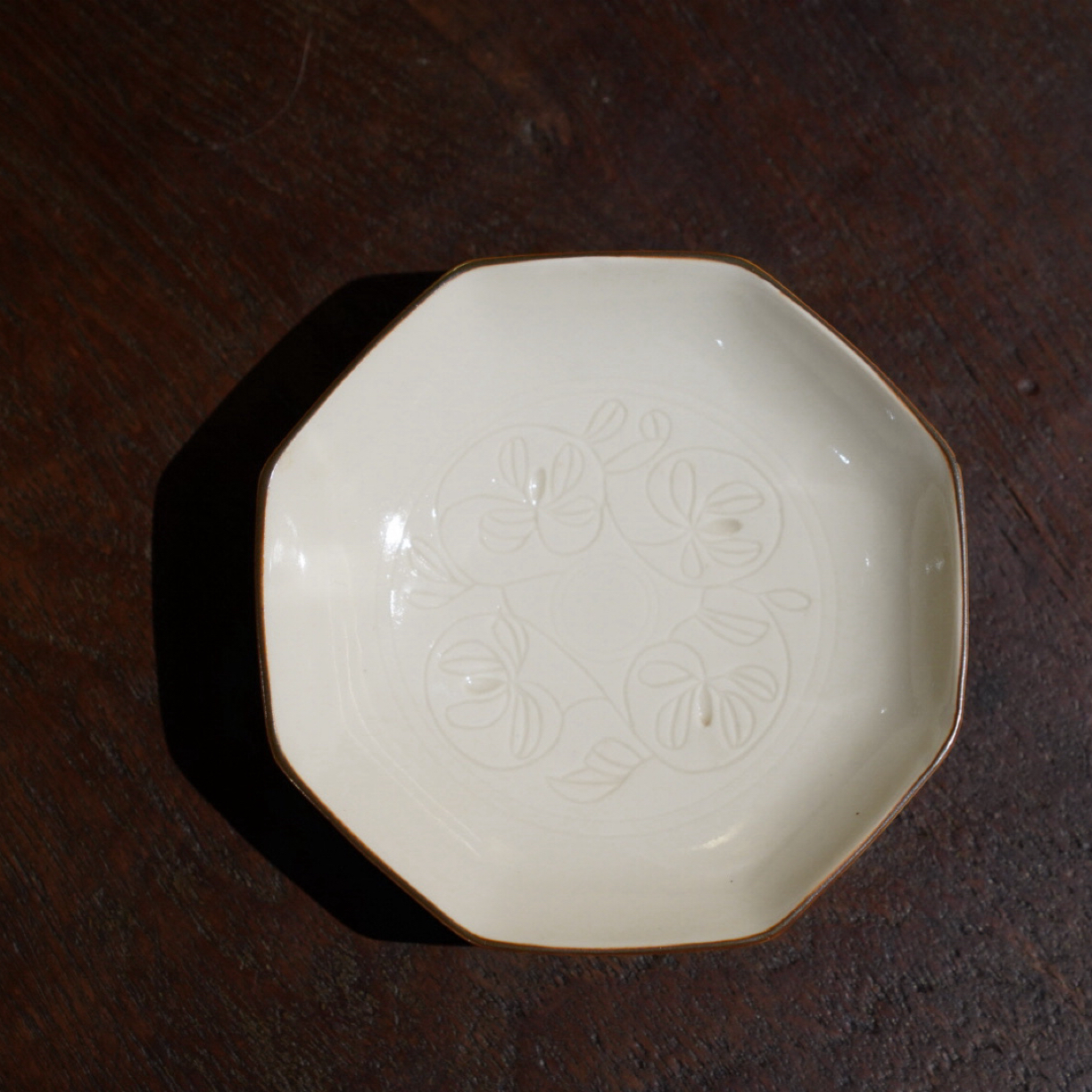 三代清风与平造 太白瓷花卉纹壶承/小碟 直径11.5cm高2.2cm