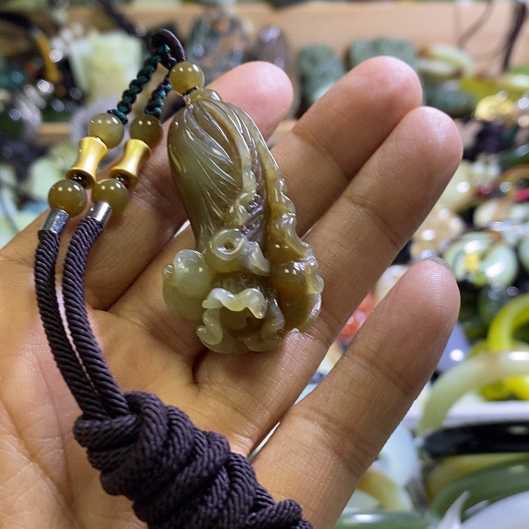 未镶嵌岫玉颈饰yg