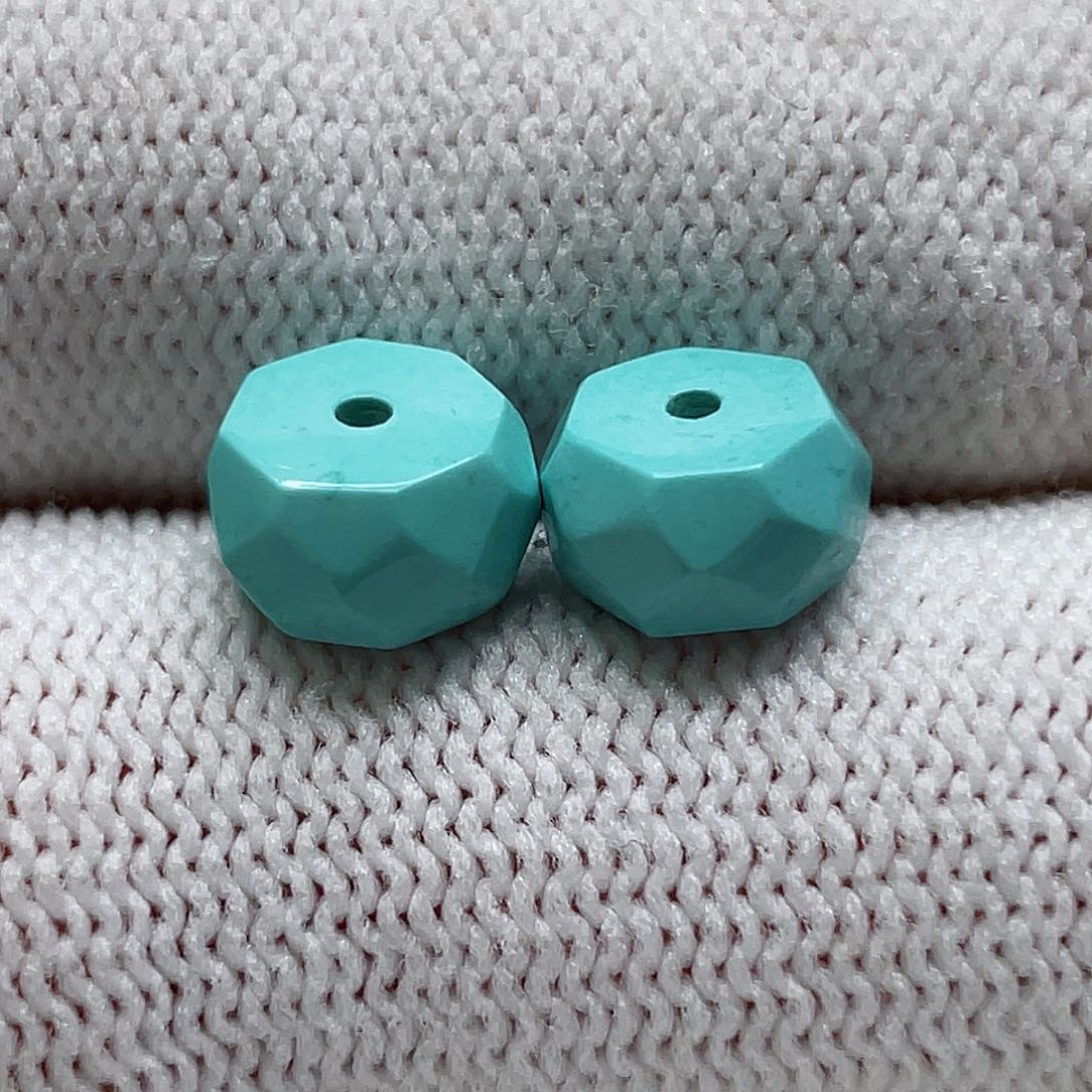 绿松石颈饰未镶嵌