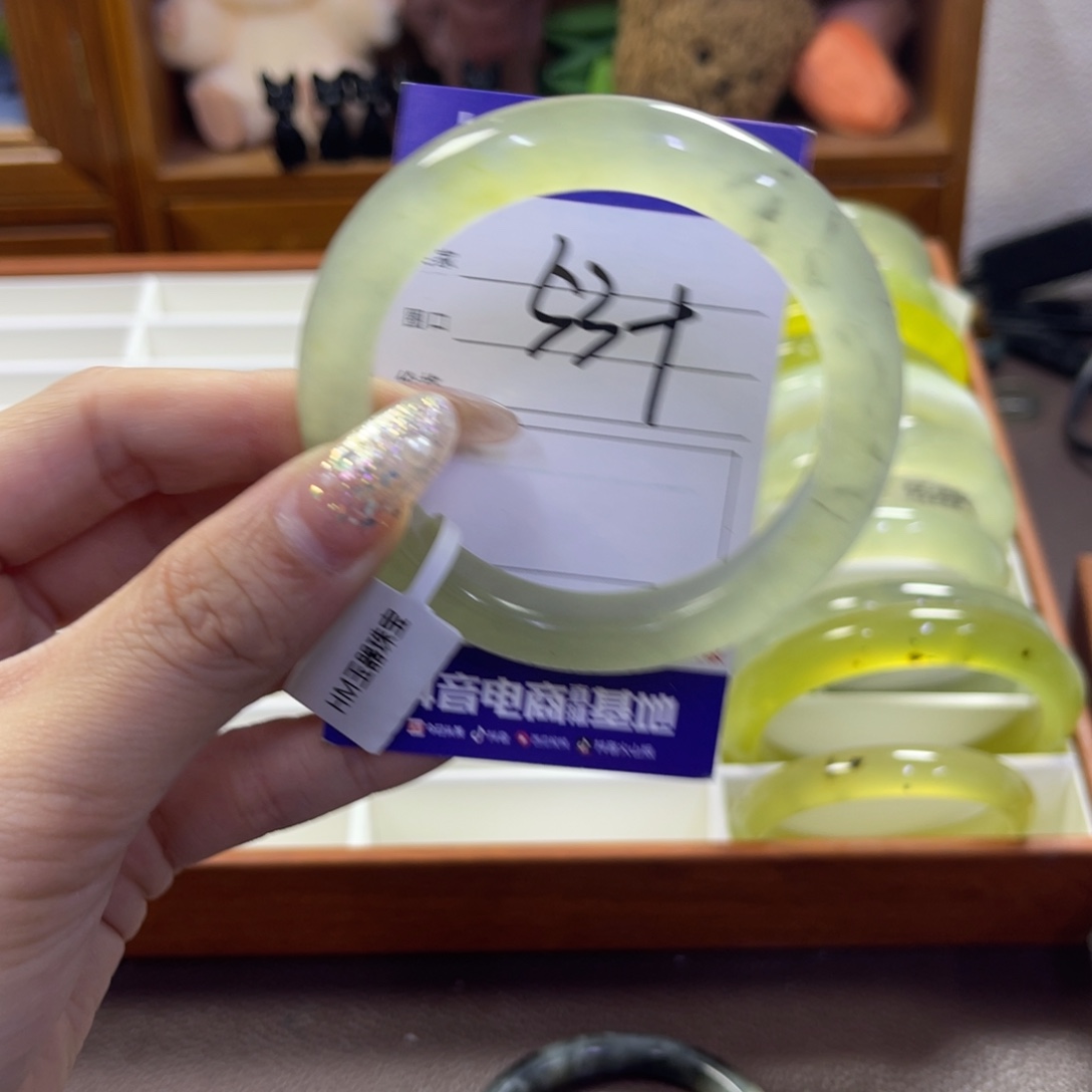 蛇纹石玉未镶嵌手镯325