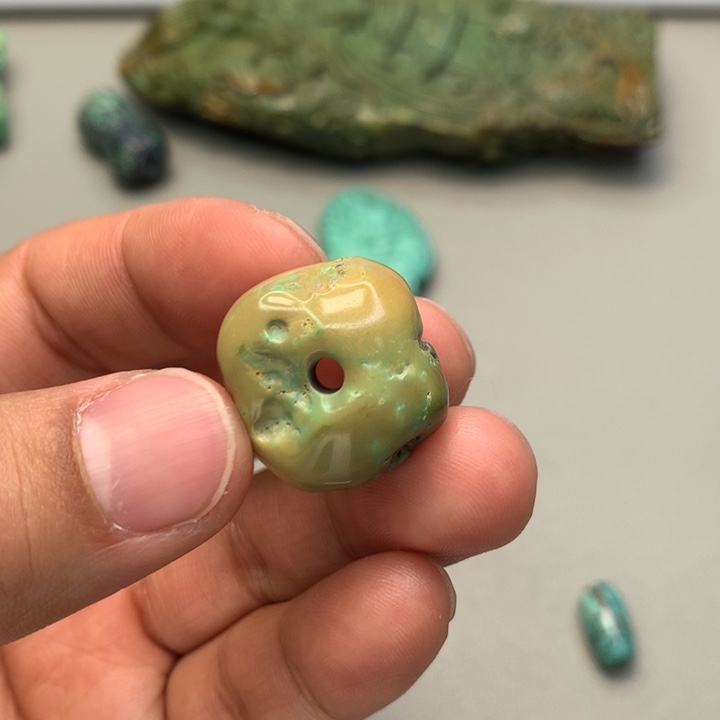 绿松石颈饰未镶嵌