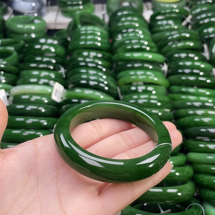 未镶嵌手镯和田玉（碧玉）