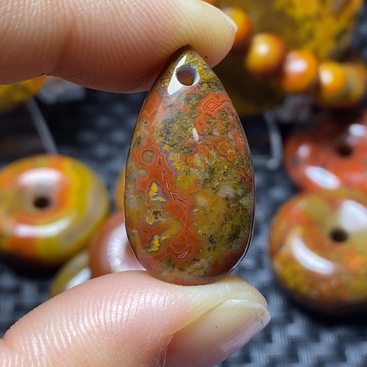 玛瑙/玉髓颈饰未镶嵌达*