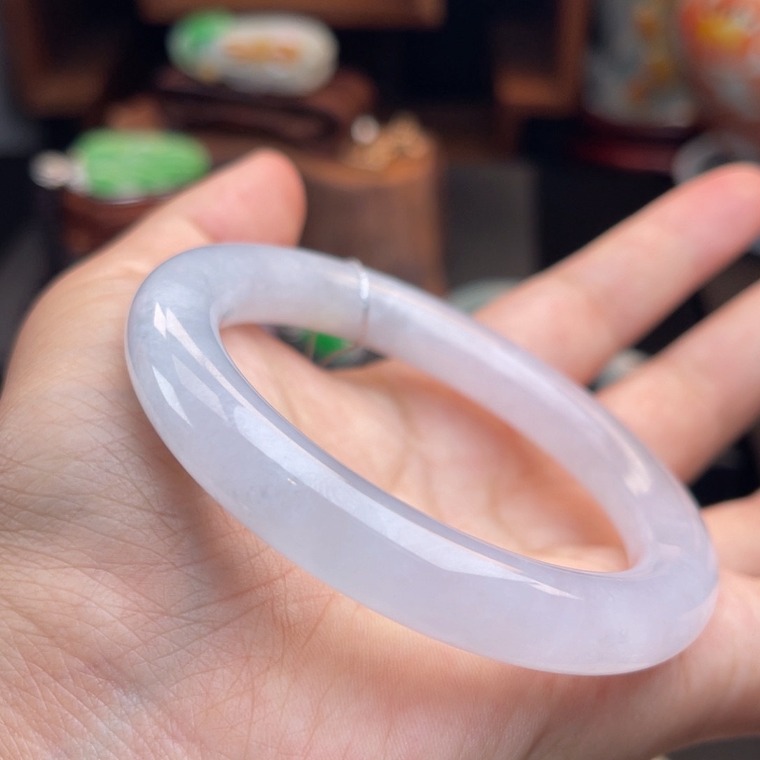 未镶嵌手镯（圆镯）翡翠