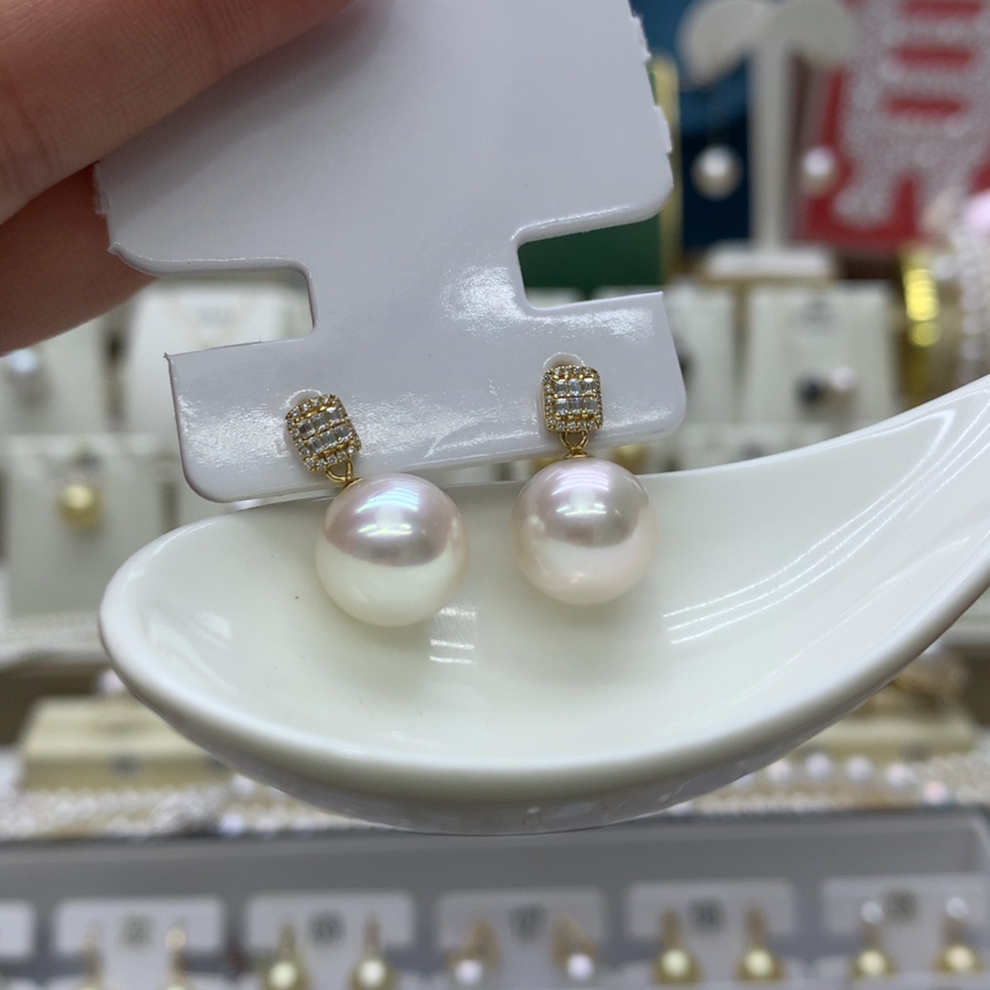 18K金镶嵌淡水珍珠耳饰