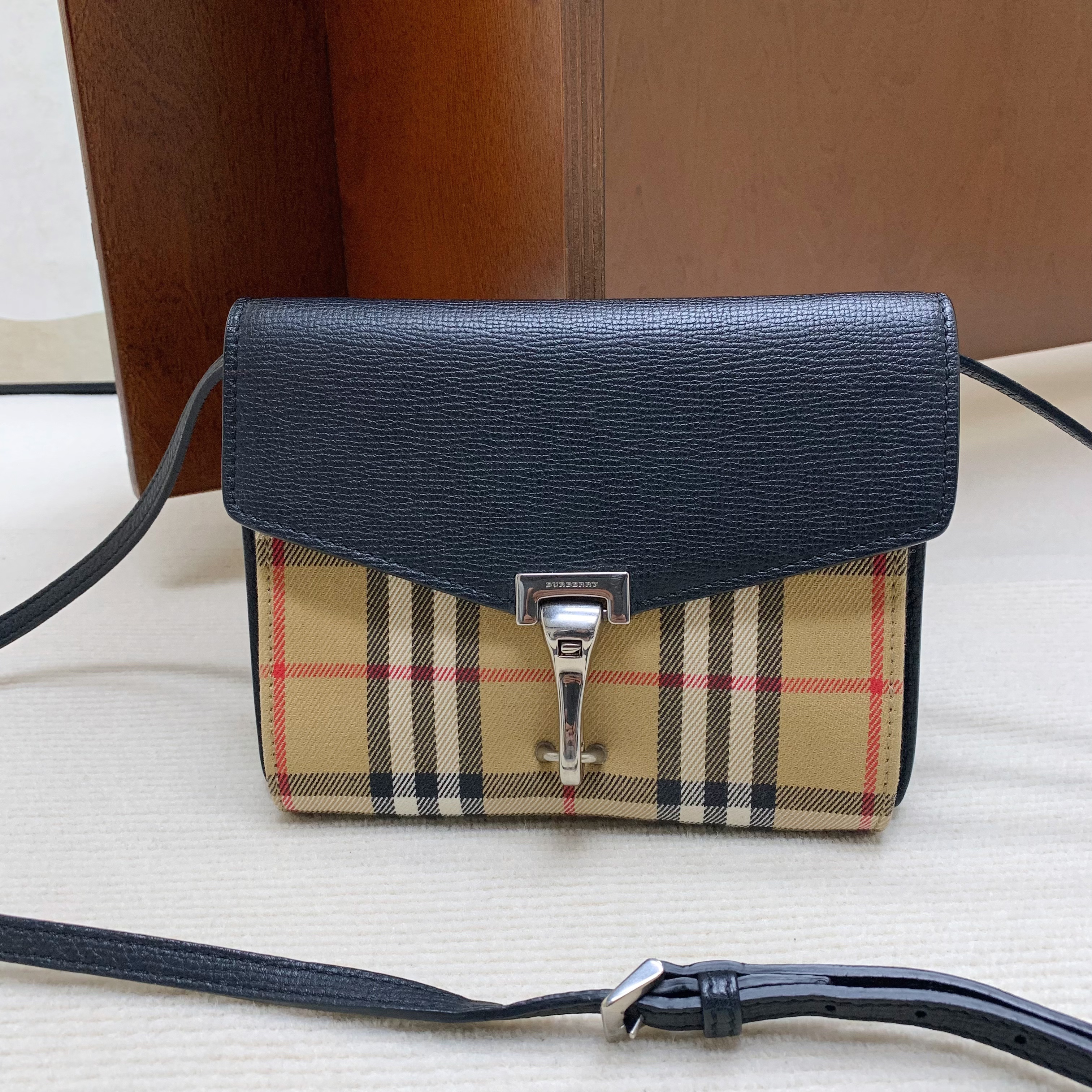 99新 BURBERRY/博柏利 【99新】Burberry 邮差22款在售-6262