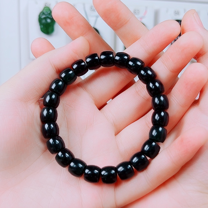 婉***K蛇纹石玉未镶嵌玉牌