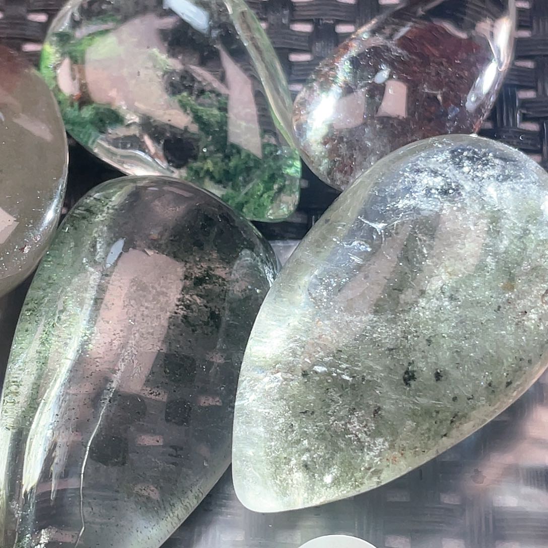 【闪购商品】颈饰未镶嵌水晶光**张