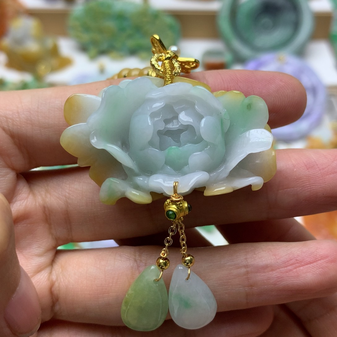 翡翠未镶嵌颈饰翡翠