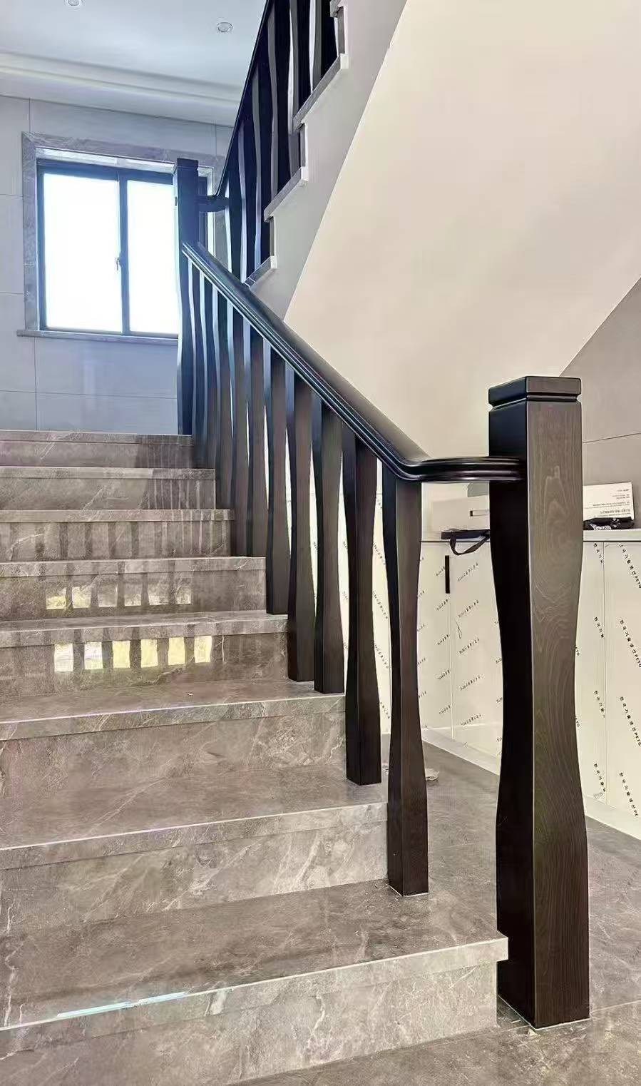 无品牌欧洲榉木扶手小蛮腰款式