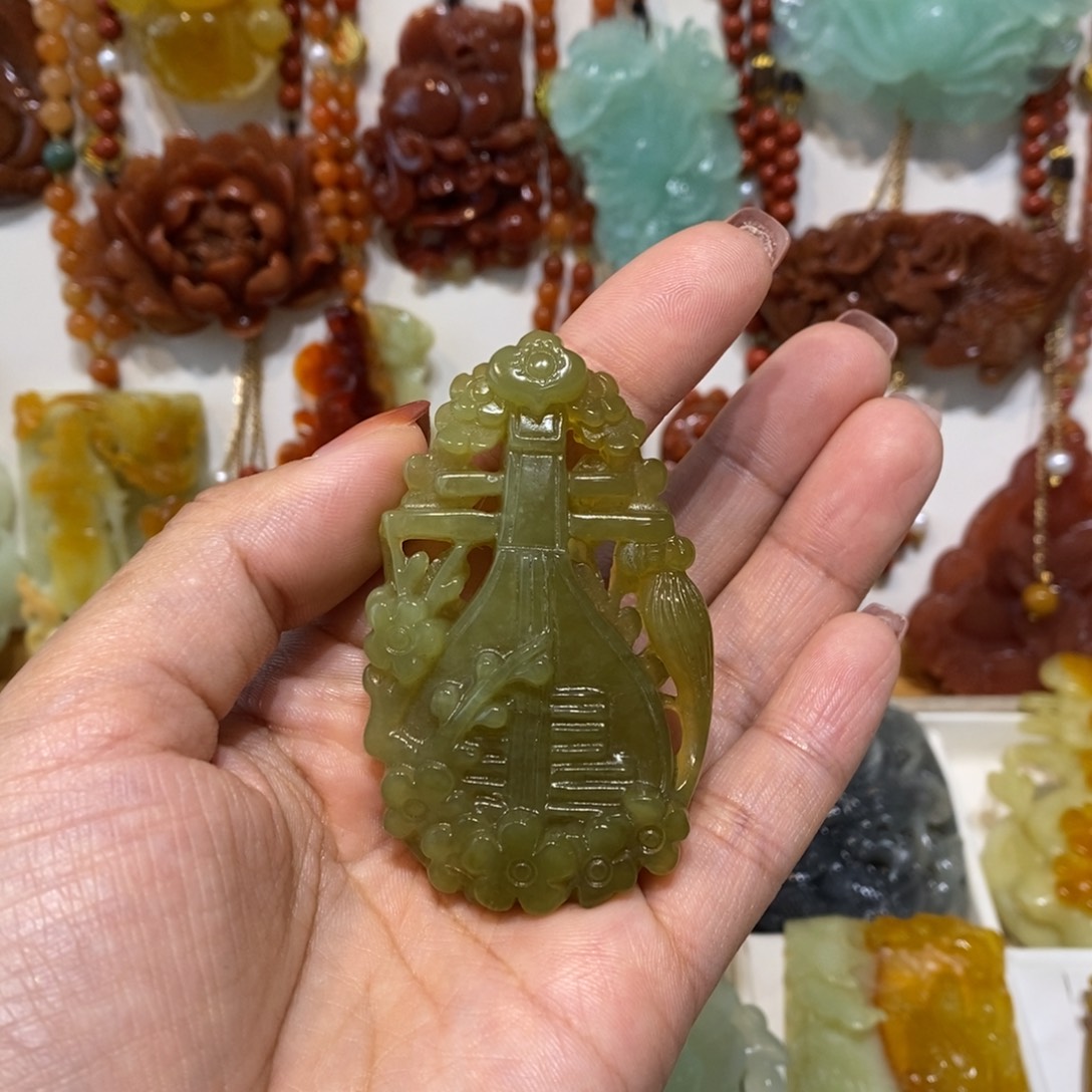 未镶嵌蛇纹石玉颈饰