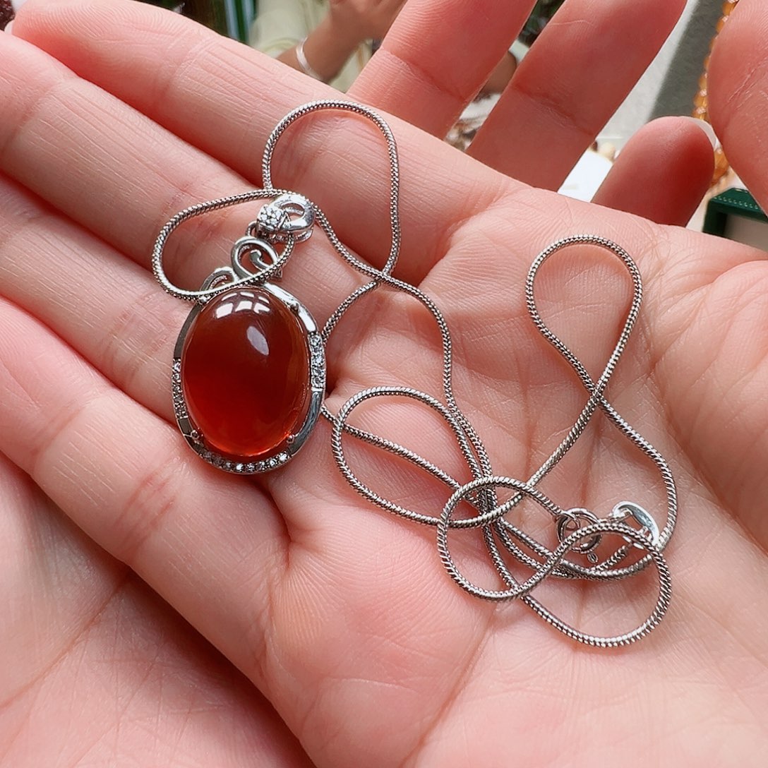 常***应琥珀未镶嵌裸石抚顺琥珀项链