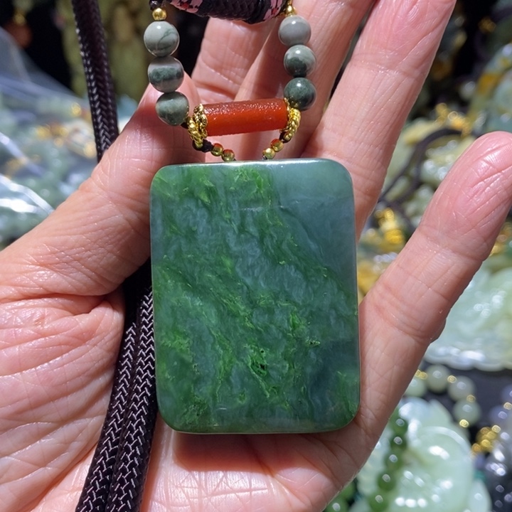 和田玉（碧玉）颈饰未镶嵌