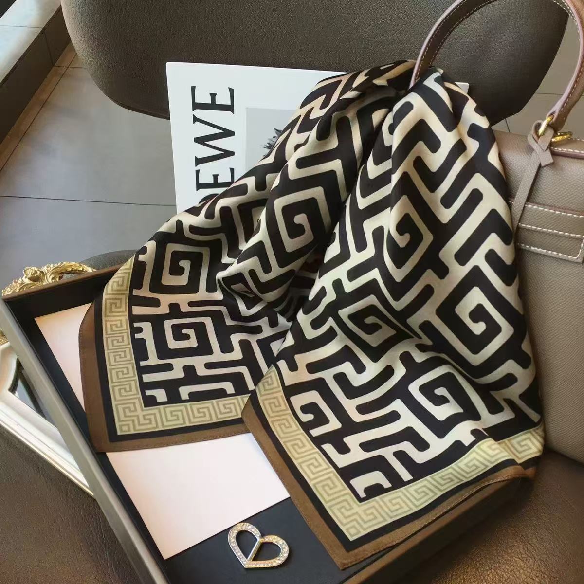 高档真丝巾方巾女士轻奢新款素雅百搭优雅气质70*70##3559