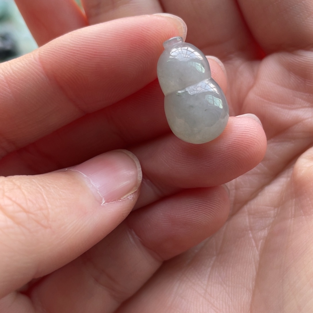 翡翠颈饰未镶嵌葫芦