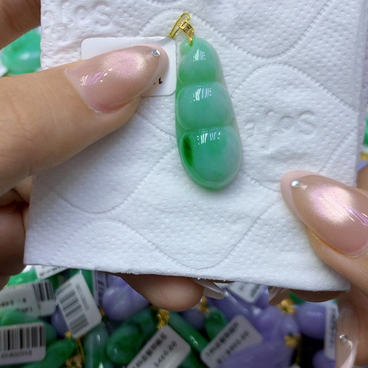 颈饰18K金镶嵌翡翠