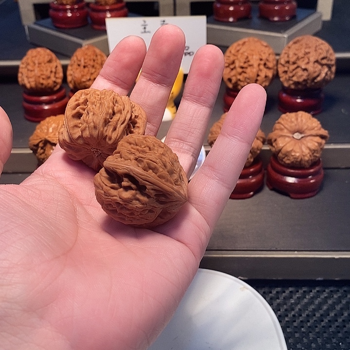 文玩核桃把件奔****来文山