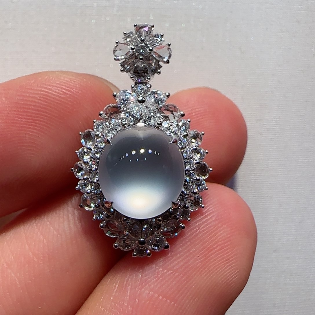 翡翠戒指18K金镶嵌吊坠