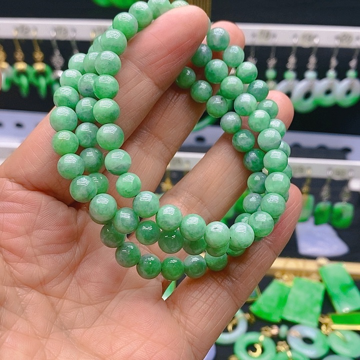 翡翠手链未镶嵌啊****嗰手链