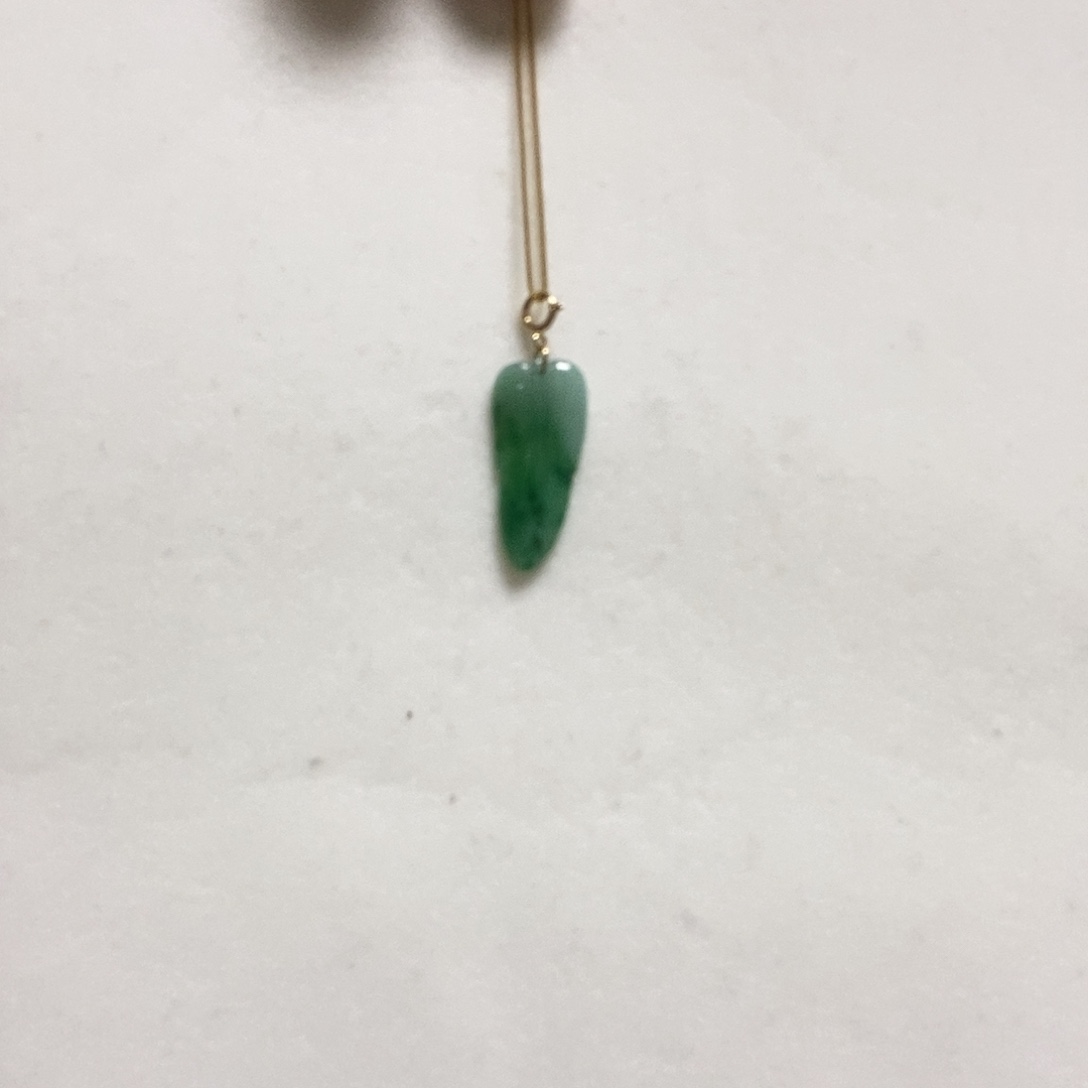 翡翠颈饰18K金镶嵌简单