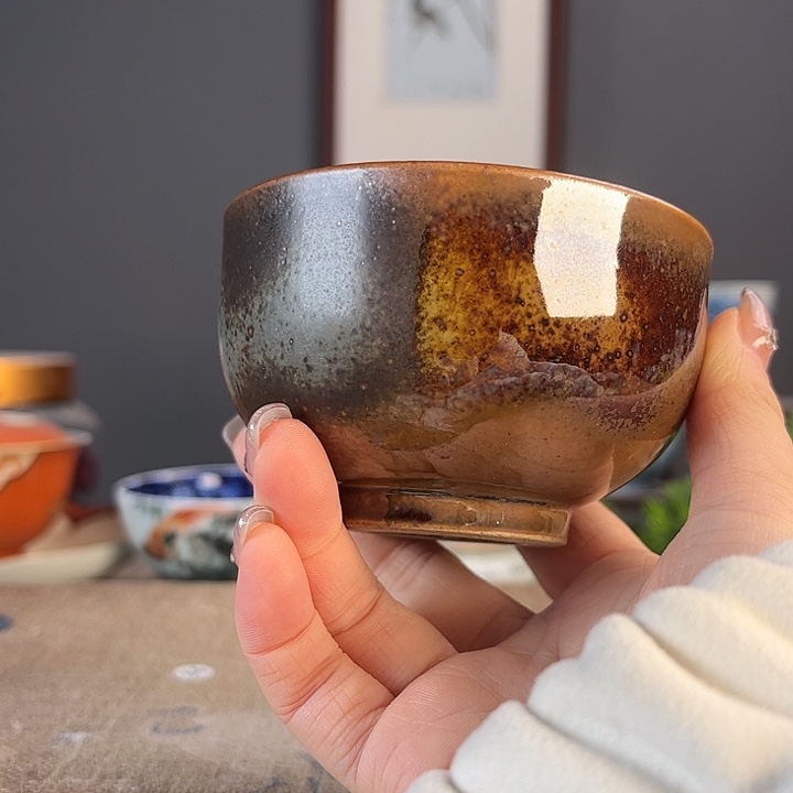 摆件景德镇陶瓷茶杯里