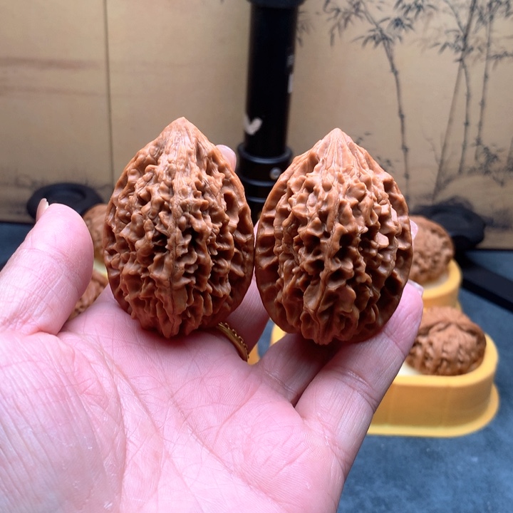 文玩核桃吊坠招财鼠