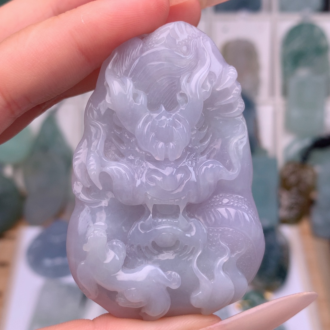 颈饰未镶嵌翡翠龙牌