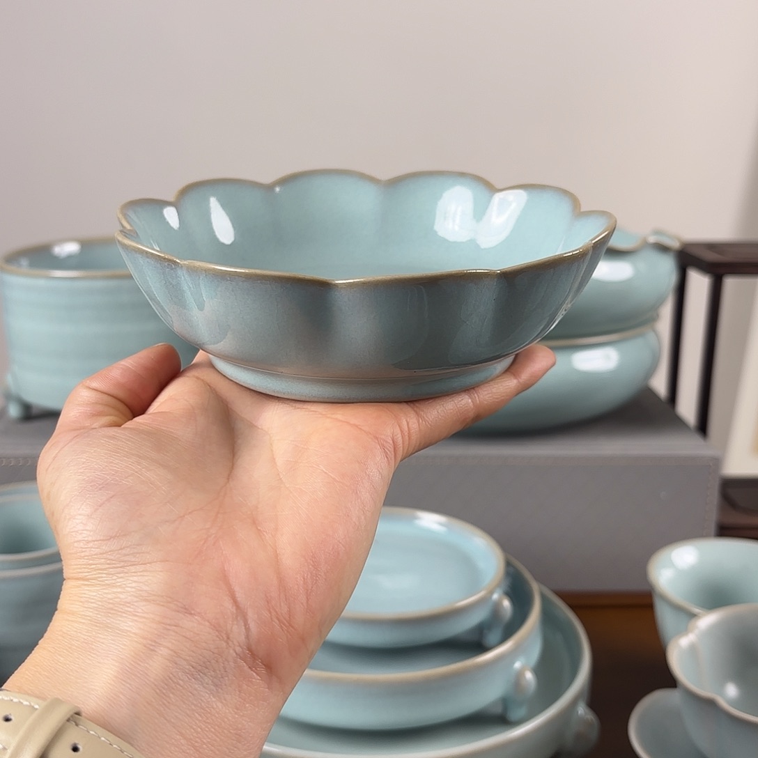 其他汝窑天青釉莲花洗微瑕