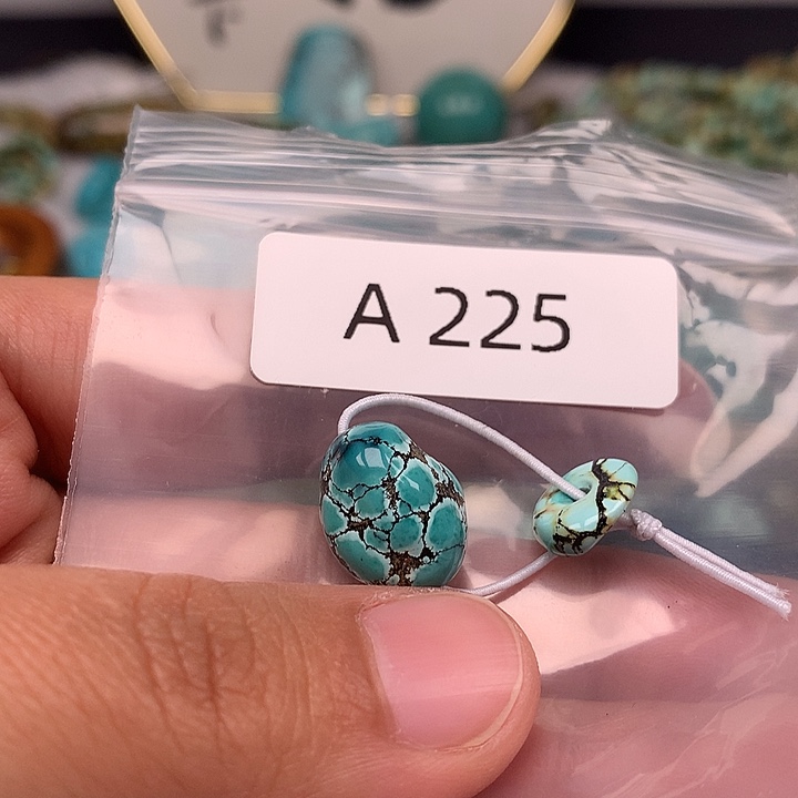 浩***轩绿松石未镶嵌随行