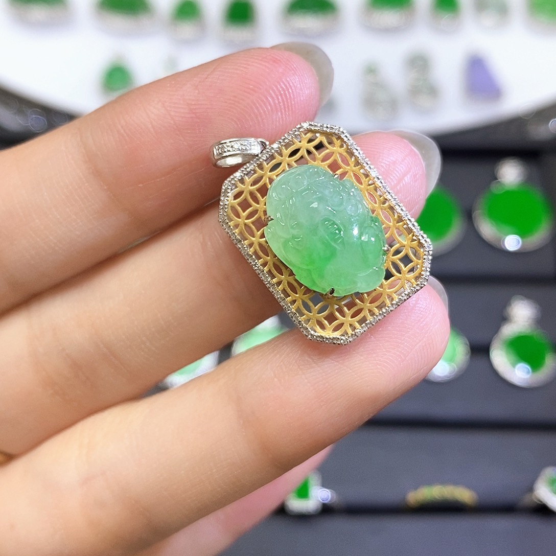 翡翠18K金镶嵌吊坠(不含链)