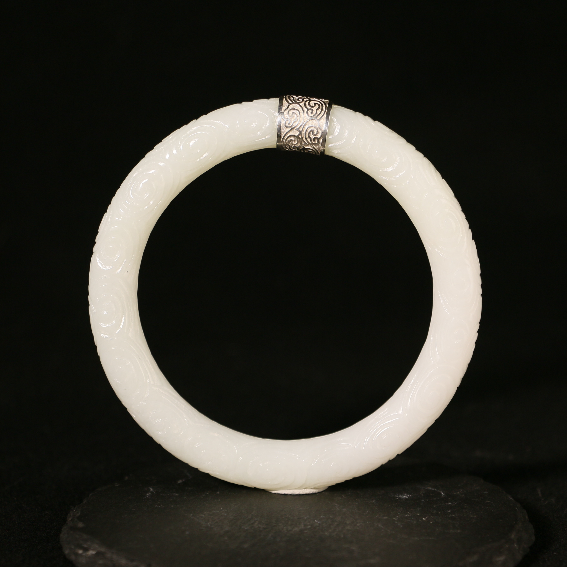 清代 32G32   清  和田玉玉镯