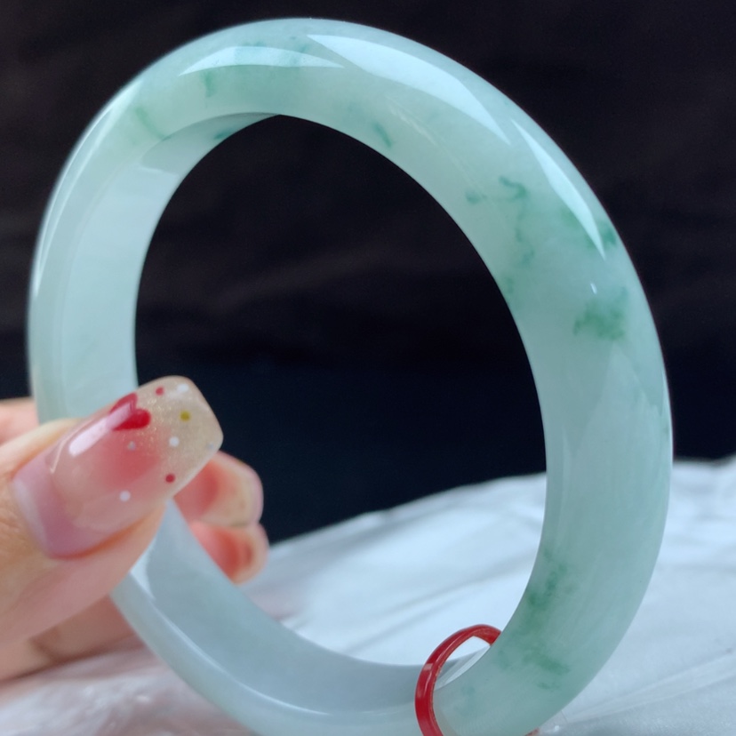 【闪购商品】翡翠手镯未镶嵌微**过12098，