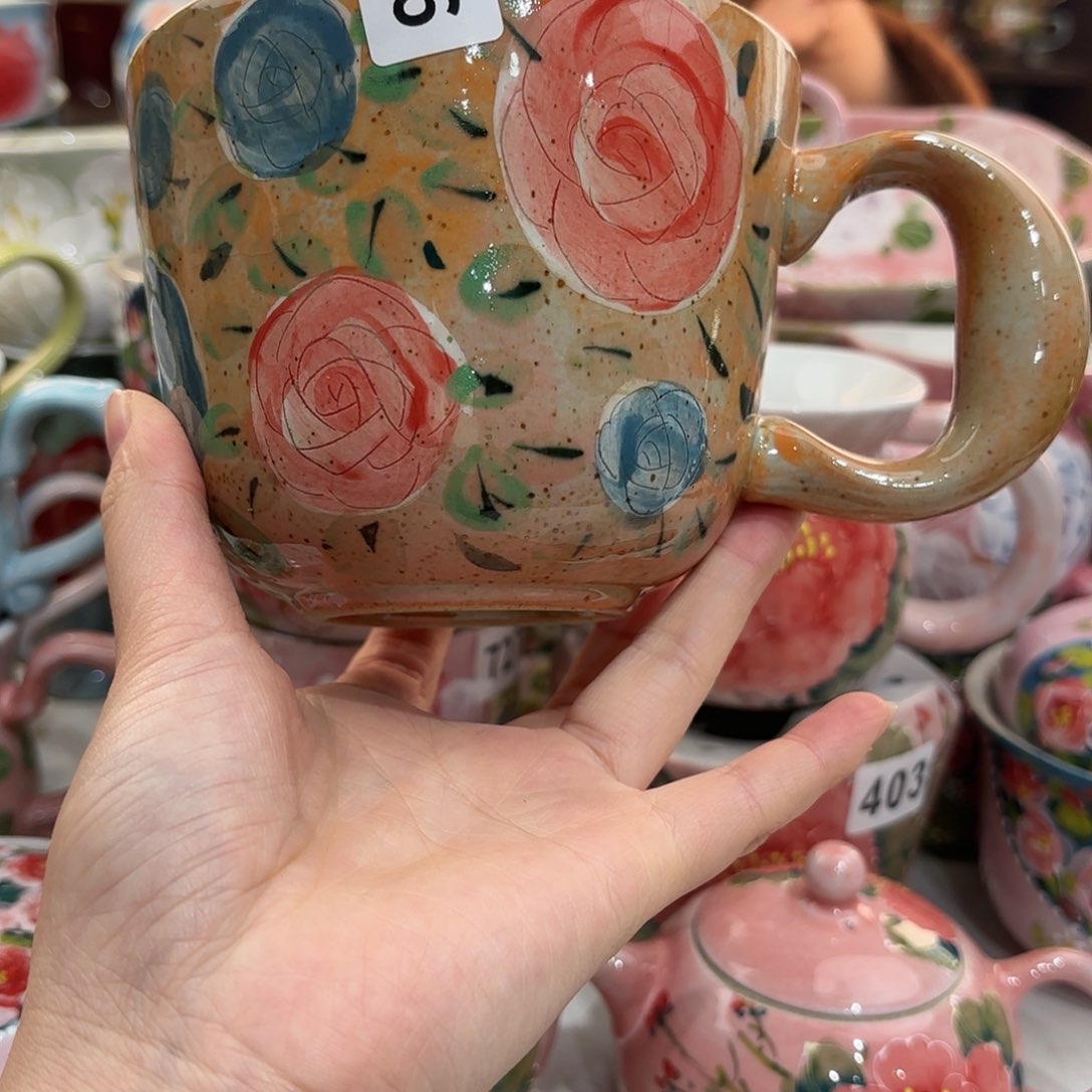 瓷片兔兔盖茨。兔兔好