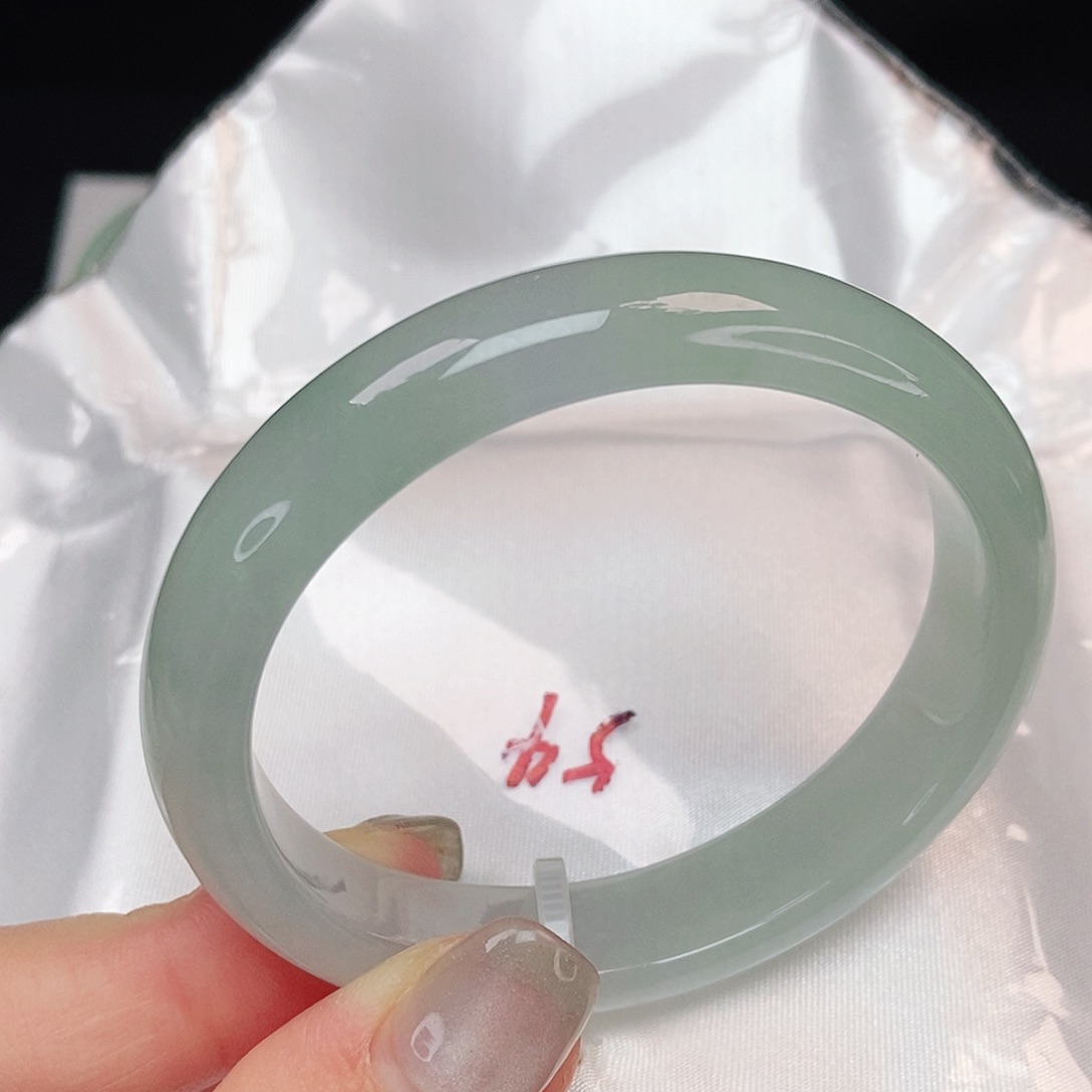 翡翠手镯未镶嵌天山碧水冰贵妃