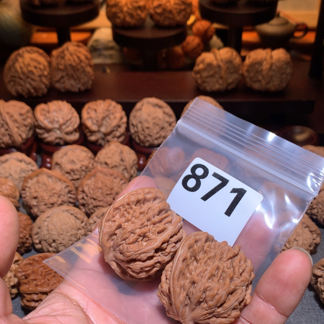 洛***桃核把件四座楼871号