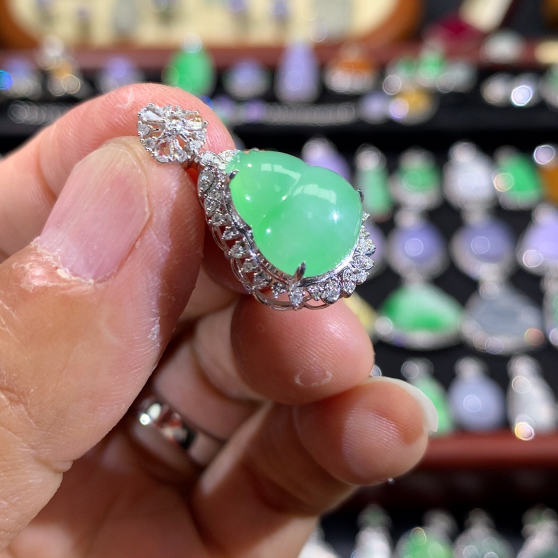 翡翠18K金镶嵌吊坠(不含链)