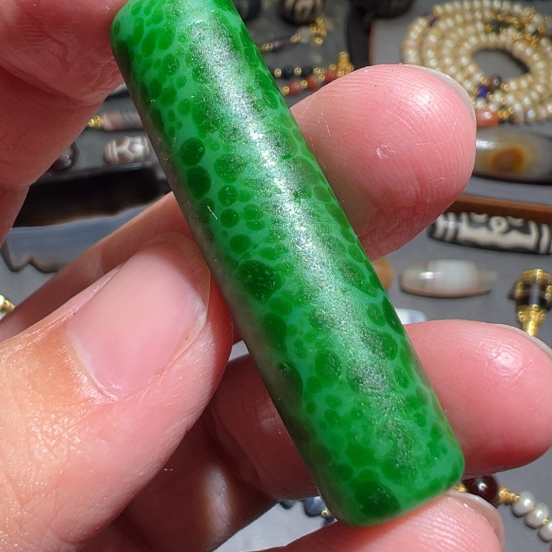 琉璃颈饰各种各样