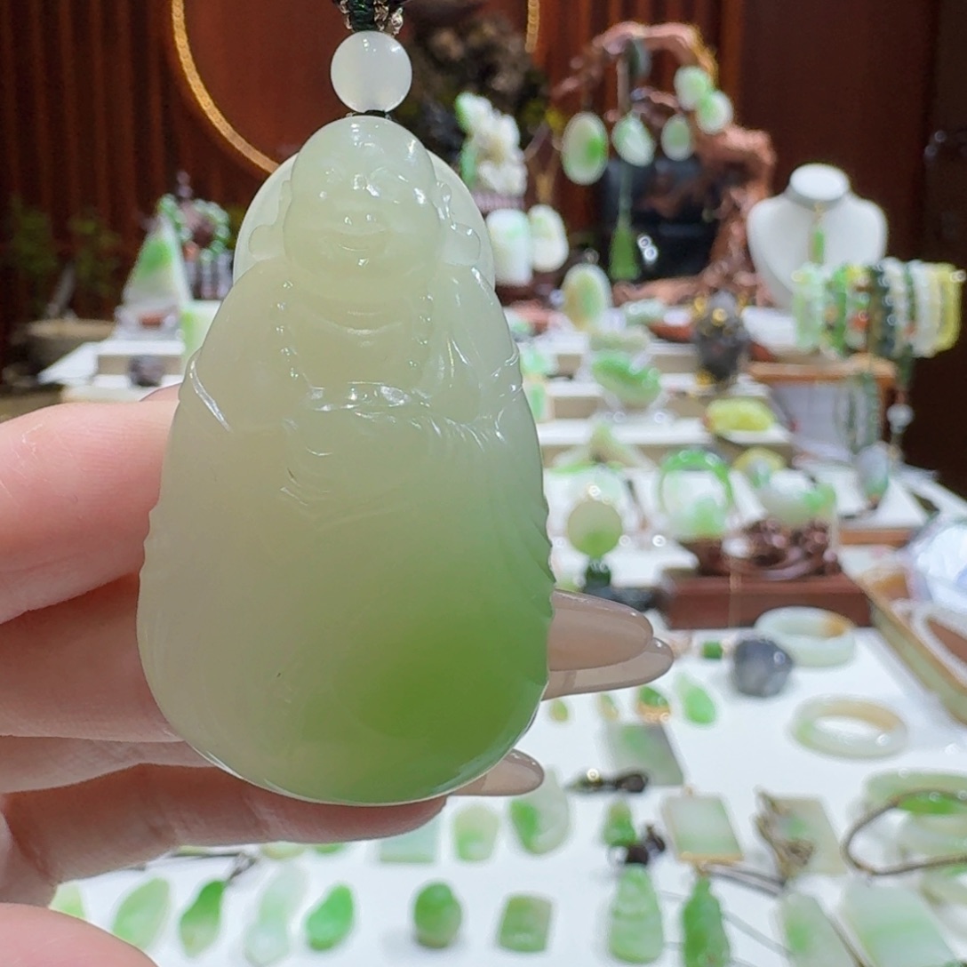 和田玉（翠青玉）未镶嵌挂件翠青元宝佛