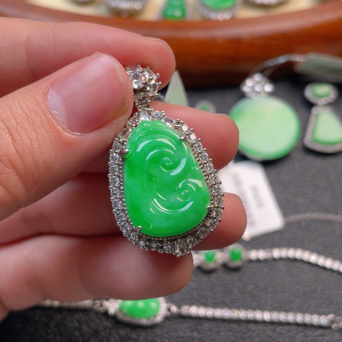 翡翠吊坠(不含链)银S925镶嵌