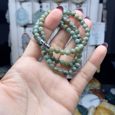 翡翠颈饰未镶嵌翡翠