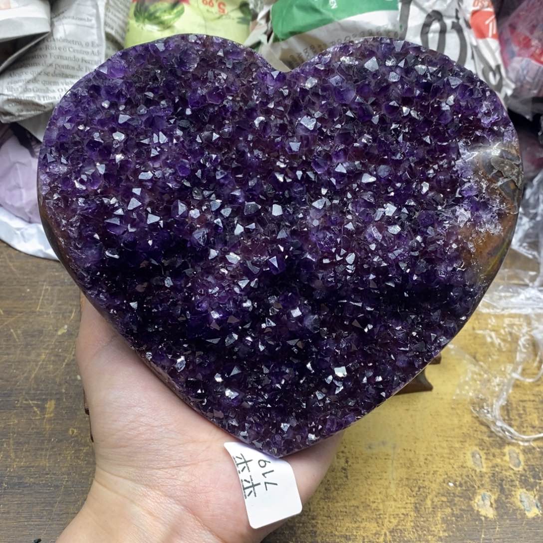 紫晶乌拉圭未镶嵌