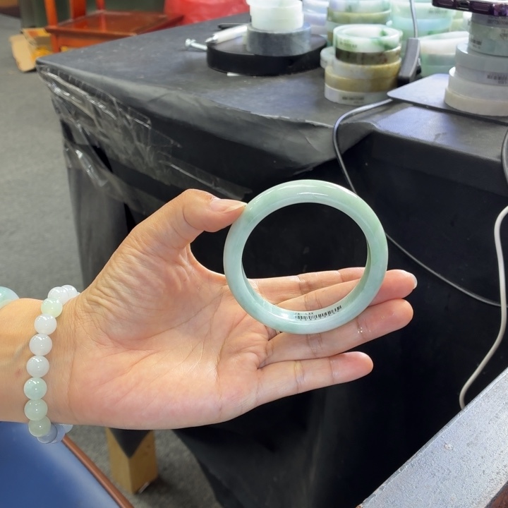 翡翠未镶嵌手镯翡翠成品手镯