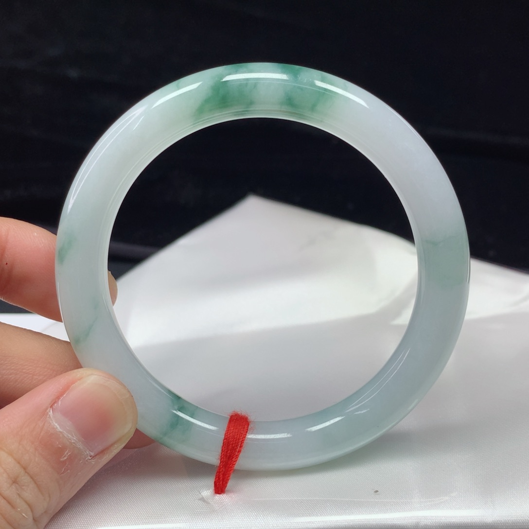 翡翠手镯（圆镯）未镶嵌56.2