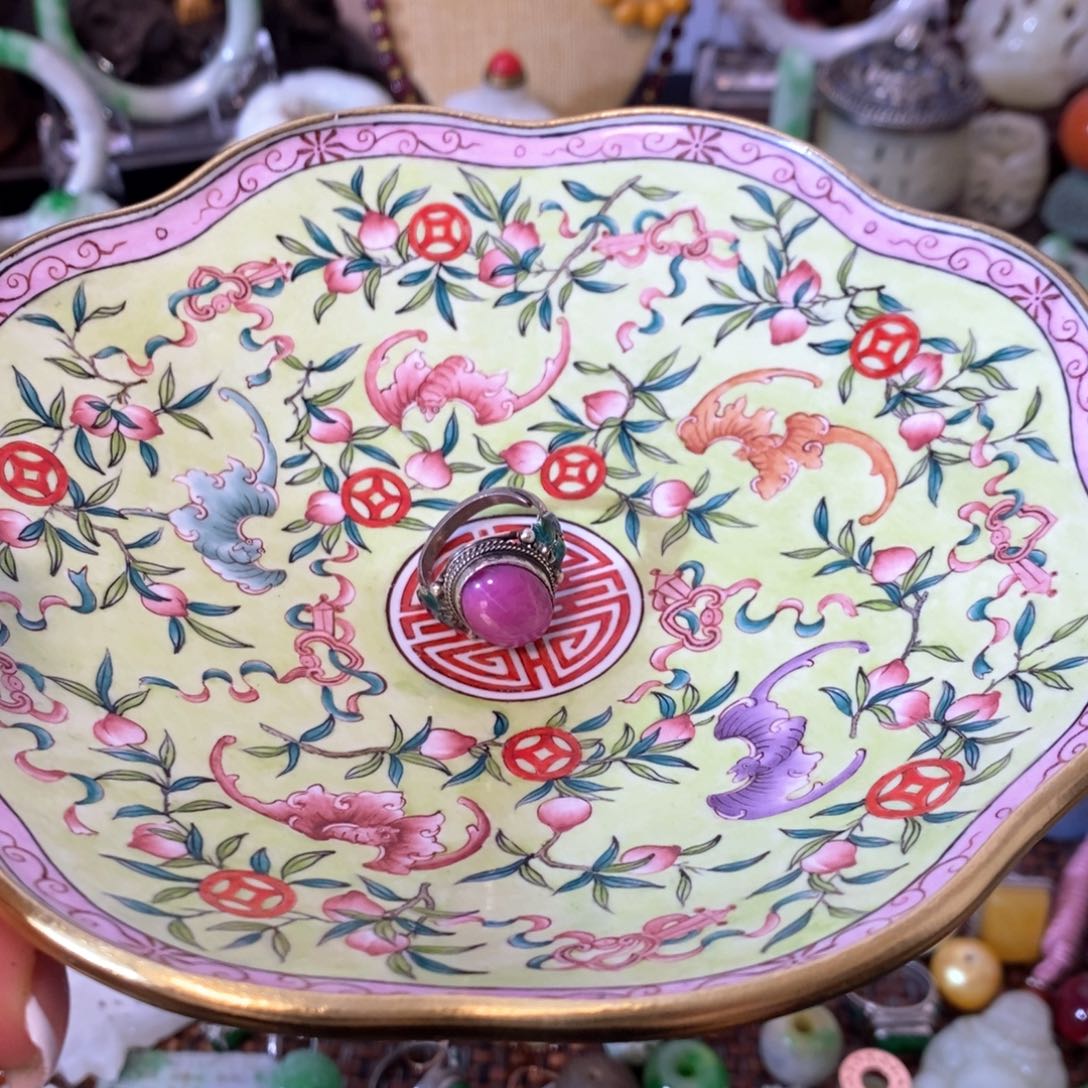 摆件R****n瓷器摆件漂亮漂亮