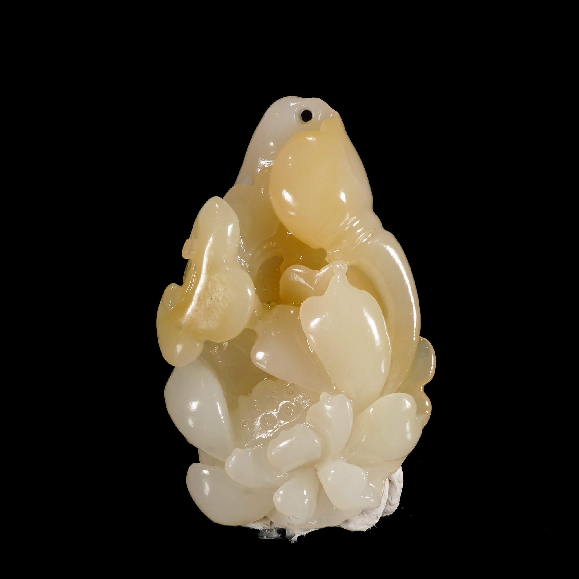 LOT.001和田玉巧雕花卉佩/X4263