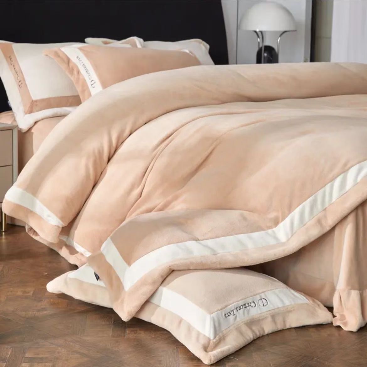 秋冬季加厚牛奶绒四件套保暖高克重双面绒刺绣被套轻奢风床品