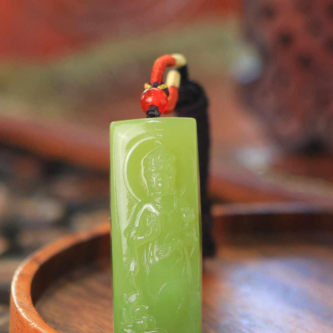 新疆和田玉黄口莲花观音玉质细腻温润十足佩戴大气