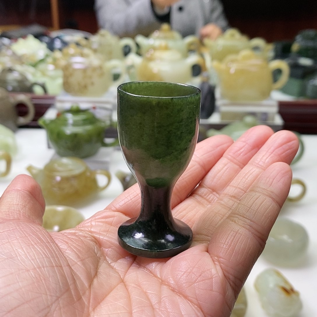 和田玉茅台杯未镶嵌